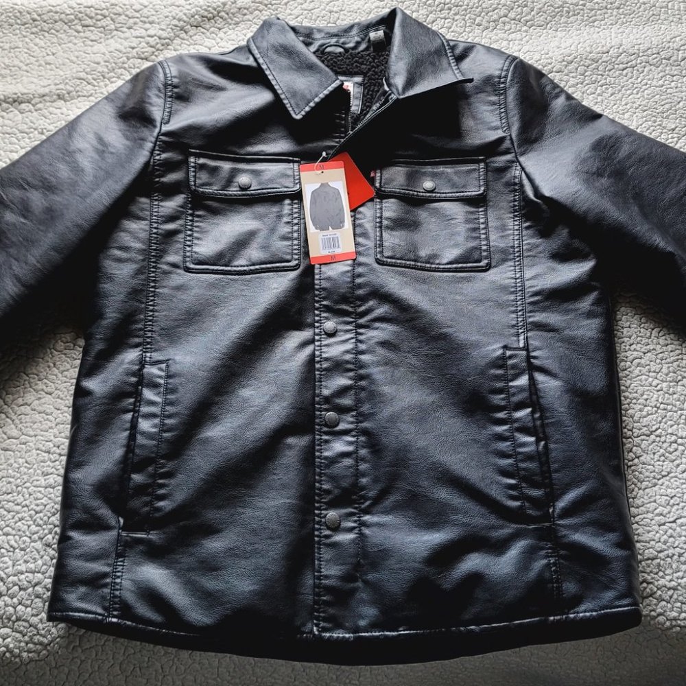 NWT Levi’s Men’s Trucker Jacket Medium Black faux leather